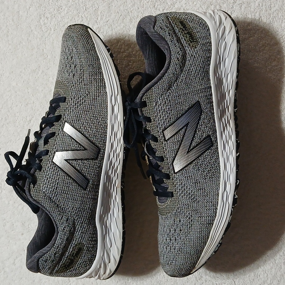 New Balance Arishi V3 Fresh Foam Running Sneakers Size 9.5 MENS